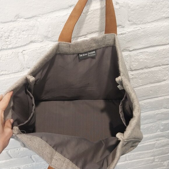 The Royal Standard Gray Wool Blend Large Tote Bag Purse 17" x 12" Leather Handle - Picture 3 of 9